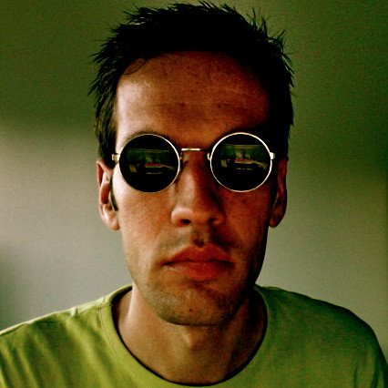 basoluut's profile picture. 👨‍👨‍👦🐱🌻🌳🎬🎧🎭🍷🚲