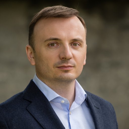 Kandydat na prezydenta Krakowa, radny Krakowa, poseł na Sejm RP VI i VII kadencji, dr filozofii, przedsiębiorca, lider Krakowa dla Mieszkańców, liberał.