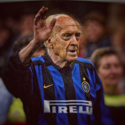 sai essere libero costa soltanto qualche rimpianto...si tt è possibile,perfino credere che possa esistere..un mondo migliore!