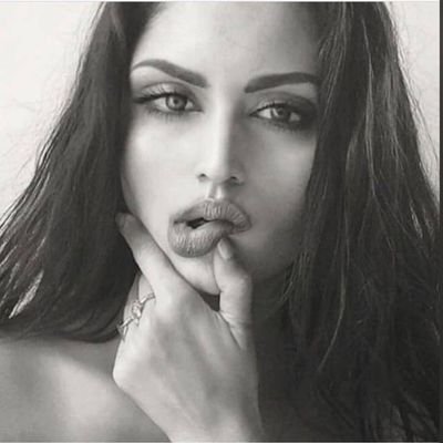 Moon52115536's profile picture. Turning caffeine into creative strategies