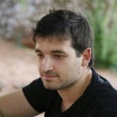 Backend/Front Developer con más de 7 años de experiencia en PHP con conocimientos Linux, Devops(Docker/Vagrant) y AWS.