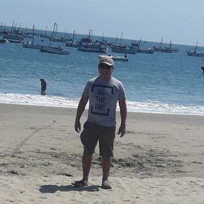 Guadalupano y Sanmarquino. Quimico Farmacéutico de profesión y amante del futbol, hincha del mejor: Universitario de Deportes. Felizmente casado.