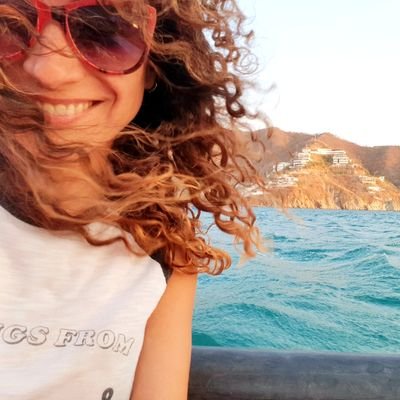 Hábleme- en el idioma que guste- de política, TIC, educación, género y creatividá. No es que sepa, es que siempre quiero aprender.