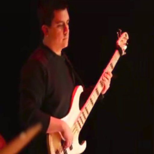 Software Engineer -
Bass player -
Live in Ushuaia 🐧
