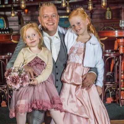 DoldersumHenri's profile picture. Vader van Amy en Lily. Eigenaar https://t.co/TnY57YklJ6. Bestuurslid v.v. Hoogeveen.