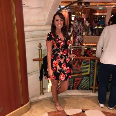 Majkowni's profile picture. Mostly on here to stalk out HHN and US/IOA info, and anyone who talks about food. Gryffindor. 🍻🍔👻