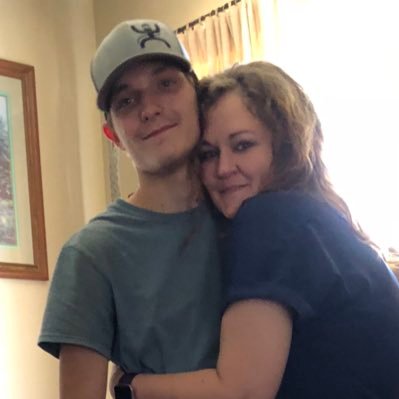 lauralea21's profile picture. Love God, my son & fam! Being the best single parent I can is it! God saved me frm cancer 4 a reason! We're country& laid back.