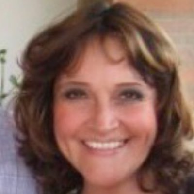 Maestra de un Curso de Milagros, en extensión continúa del reconocimiento y la experiencia de sanción e iluminación.