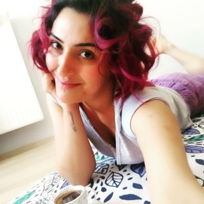 gamzeyll's profile picture. vegastronom_yogini