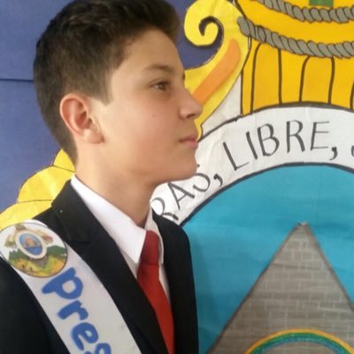 Presidente Escolar Liberty 2018-2019, menor de edad pero en contra de la dictadura  Fuera Joh 🇭🇳🇭🇳💪🇭🇳🇭🇳