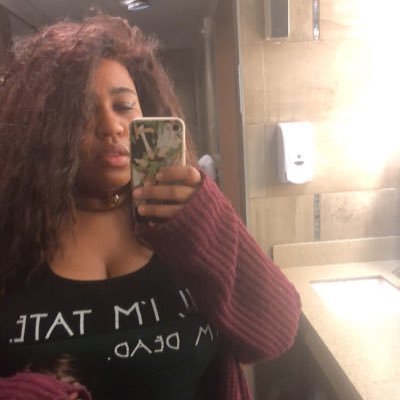 MiaManning13's profile picture. Ya YEET bitch