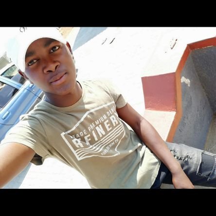 Thabiso36891340's profile picture. https://t.co/SsgI0k1TPG