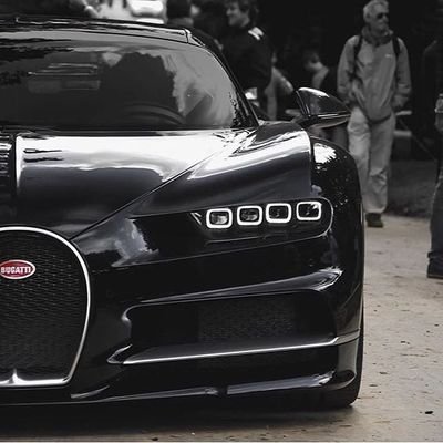 theVa1kyrie's profile picture. 