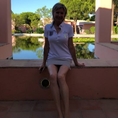 ⛳️ Golf obsessed 🍑 Writer for Golf Monthly and Lady Golfer Magazine 🖨https://t.co/IfeutxsIQt ⛳️ Insta 5.5K followers