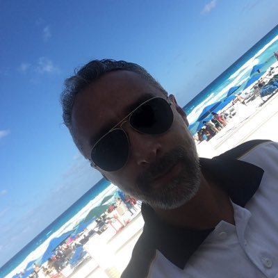 RaFalCor's profile picture. Más lector que escritor, impulsivo admirador de la mujer, apasionado del deporte, y amante de mi país... #VisitMéxico🇲🇽 #SoyDePumas😺 #HereWeGo