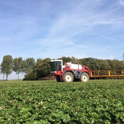 Akkerbouwer, Loonwerker, Docent Aeres MBO. Brandweerman/Ploegchef Post Ens, Racefiets, MTB, Feyenoorder,Groninger, Man, Vader, Muzikant, etc etc
