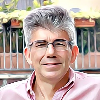 Professor numa escola pública portuguesa. Adepto do pensamento livre, gosta de debater ideias com elevação e respeito pelos que ousam pensar diferente.