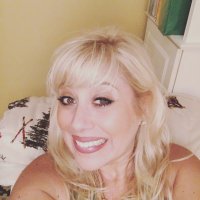 Sharon Lynn(@glamrollups) 's Twitter Profile Photo