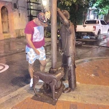 barranquillero,futbolista, trabajador , amor a la familia 'juniorista, real madrid . hincha de c.ronaldo ,amar a Dios sobre todas las cosas .