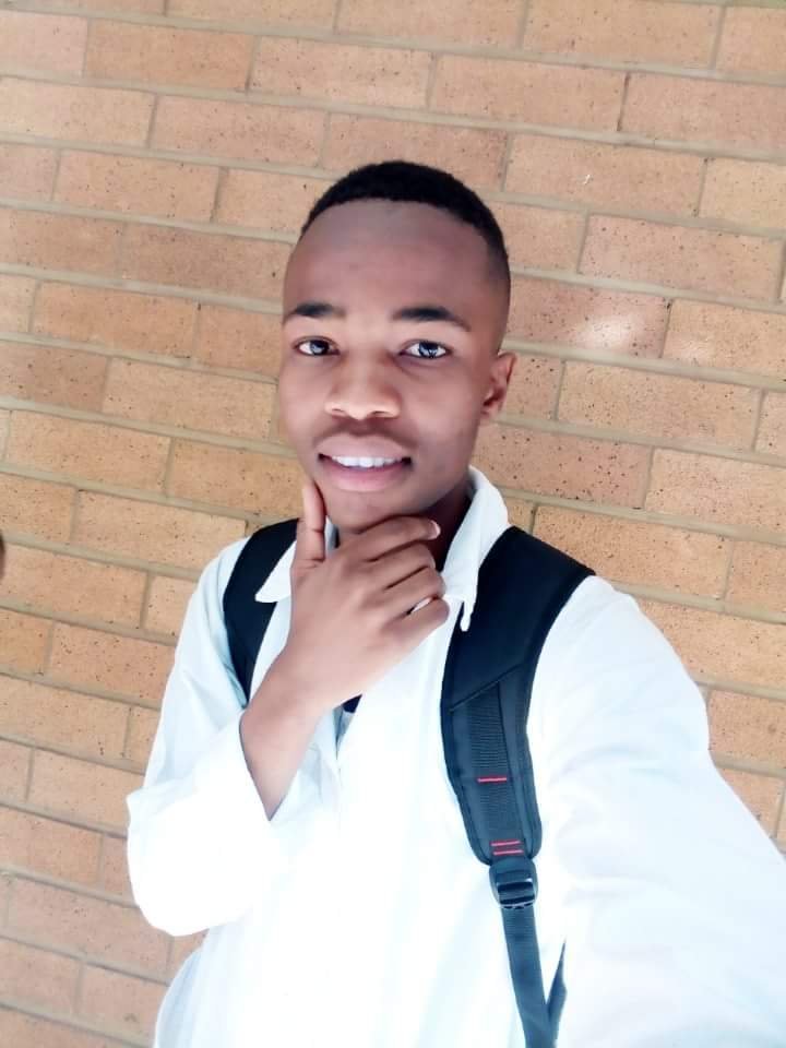 ~Quantitative Analyst In The Making 📈📉🎓🥇
~Bcom Student👨🏾🎓🗞️📈
~Knowledge Reign Supreme~