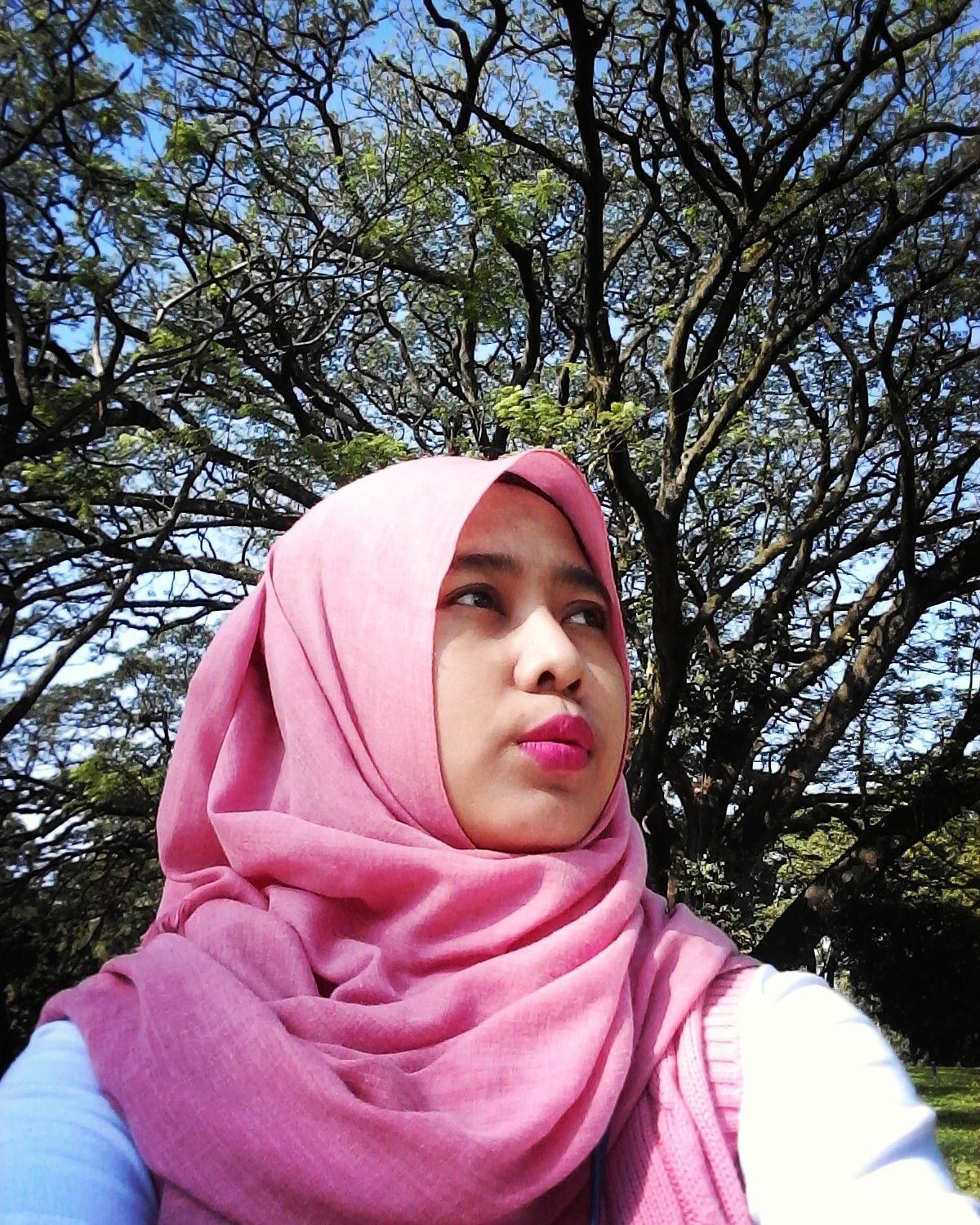Muslimah, introvert, optimist, entrepreneur ,i know that i can be so amazing! :D aamiin