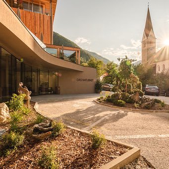 Das Naturhotel Rainer in Südtirol bietet Ihnen Urlaub in der Natur Alpine Wellness und super Küche aus einheimischen Produkten. Vacanza nella natura, wellness!