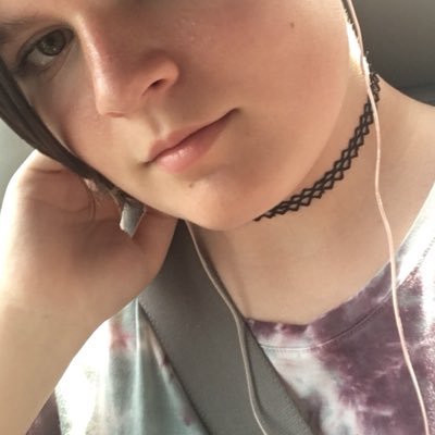 ❤️Literally Just Some Girl ™❤️@Labled_Mediocre @_HHannahh__ @OfficialMyHour @xelaxans ❤️How do you delete reality ❤️