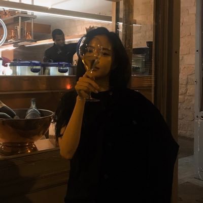 enfantdelaIune's profile picture. ⠀⠀ ⠀⠀ 𝘵𝘢𝘶𝘳𝘦𝘢𝘶 𝘦𝘵 𝘧𝘪𝘦̀𝘳𝘦 𝘫𝘶𝘴𝘲𝘶'𝘢̀ 𝘭'𝘰𝘴