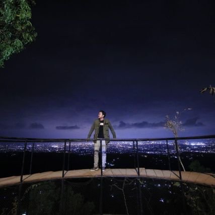 gunkz21's profile picture. Seramai apapun di sini, lama-kelamaan akan hening