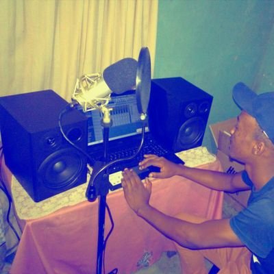 Humblest Producer / Beat maker / Graphic Designer / CEO @KreativeSoulsEnt brr 💯