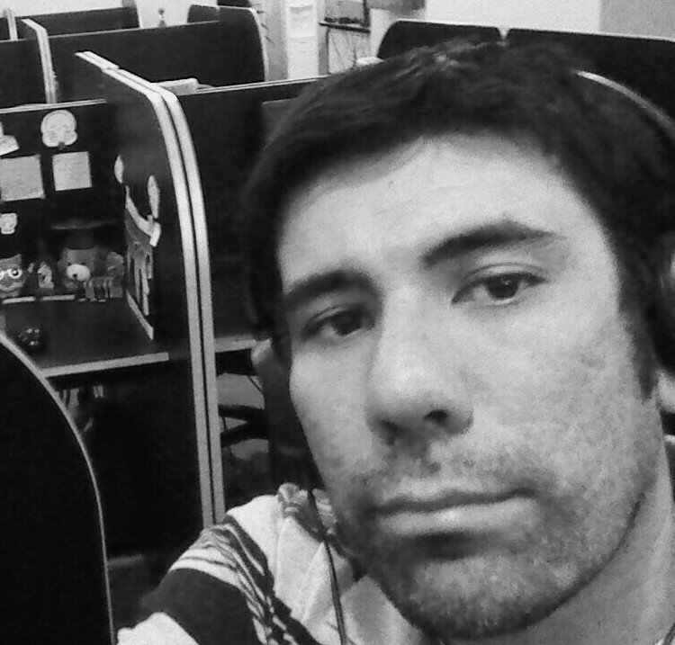Paz en nuestros tiempos
Software developer
Cinéfilo
Sigo buscando el que supere a half Life