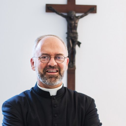 Curé-recteur de la basilique d'Argenteuil https://t.co/2oEdRKFGch @saintetunique #saintetunique #catholique #argenteuil #AGSE #IHEDN 75e Poldef