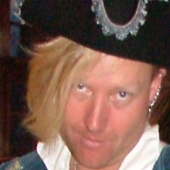 gerdcomicdealer's profile picture. Nix Sinnvolles gelernt ausser meiner Liebe zu Büchern und Comics und jeder Menge unsinnigen Sportes