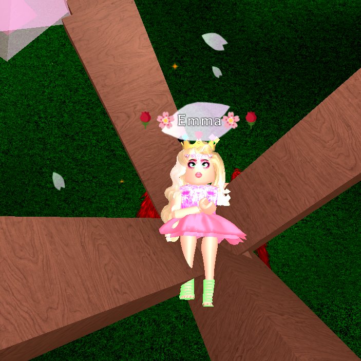 Robloxfashion1's profile picture. I'll add pics of fashion that I made and I'm going to do a lot from different games from Roblox