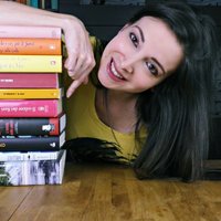 Sara Booklover 📚🤓(@Sara_Booklover) 's Twitter Profile Photo