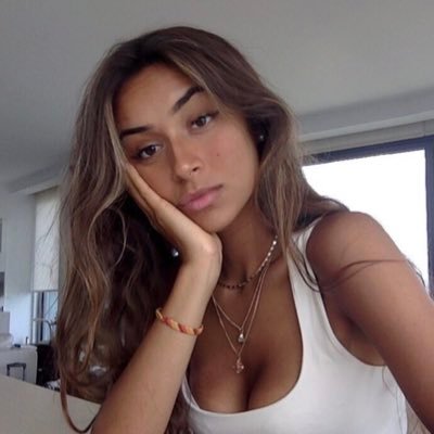 kfjdhsusisi's profile picture. uh huh honey