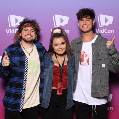 laraspokes2's profile picture. 🤘🏼😛