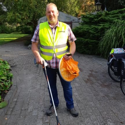 regelmatig zie je mij met mijne streatmaster het gevecht aan gaan om zwerfafval te verzamelen uit de Natuur Bosrijk Gebied Langs het kanaal stad & industrie