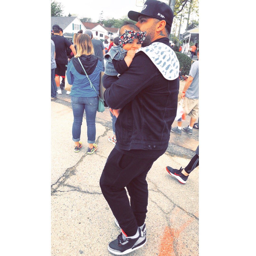 CHICAGOSTICKUP's profile picture. Producer, Cartoonist, Co-Founder of BKLYNSTICKUP, Co-Owner of Space333