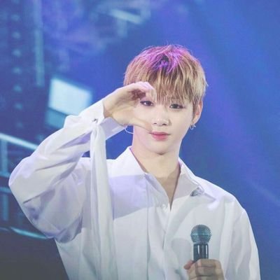 강다니엘😍