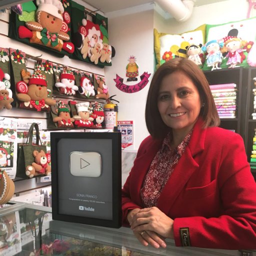 Decoradora, Manualista, con mas de 15 años en el medio; Conductora del programa de televisión ''Nuestra Casa'' por Dattv, todos los días de 8am a 9am.