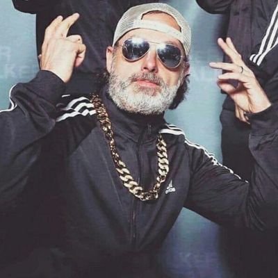 LiLLeep31's profile picture. гиканутый/немного онимешник/ сериалодрочер/ книгоман/ задротище/ люблю разнообразную музычку ( даёшь роцк)/ олдскульщик всего/ меланхолик по жизни/
АЛОНЗИ™