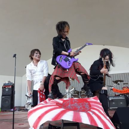 V系Zeiluna＋Nodes
ネイキッドスパイ
アゲハビスケッツ等々
いろんなバンドさん見るの好き