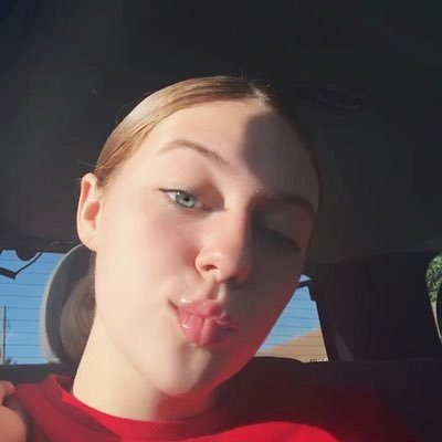 gracemadelinez's profile picture. sweet tea and Jesus 🐝