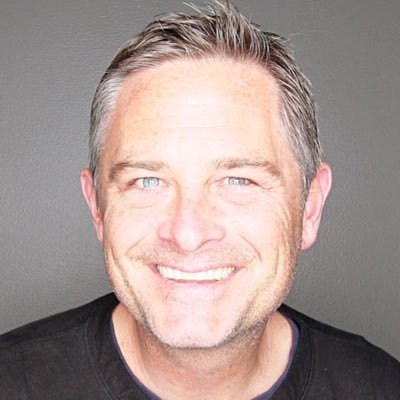 esnyds's profile picture. friend to all ☮️ tech & golf enthusiast