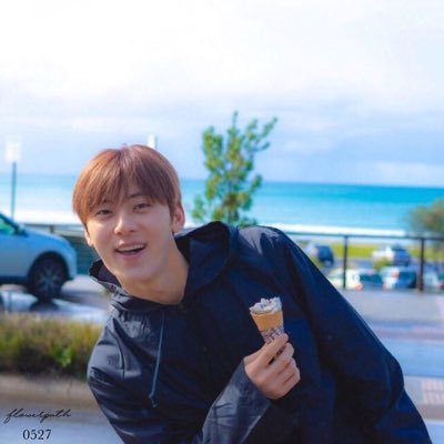 ไม่ใช่แอคหลุมนาจา😊 อย่าถามเลยว่าติ่งวงอะไร🌚 ให้ถามว่าติ่งวงไหนบ้าง😂💘
