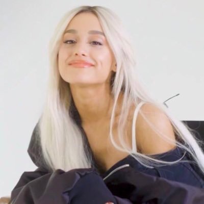 Takie zapasowe konto, tu @luvmesangster wiecie, gdyby twitter postanowił zablokować
FAN ACCOUNT