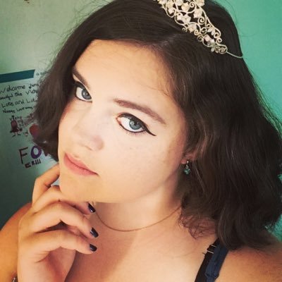 Vicky21203689's profile picture. Musical Theatre Nerd 🖤🎭 Uni Graduate & Karate Black Belt 🥋😘😘 xx