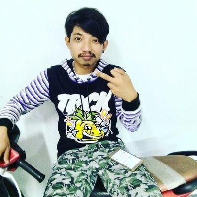 slalu dda kisah di setiap cerita ,, dan terselip kenangan dibalik sebuah kehidupan ..