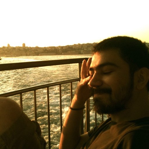 Rendering Engineer at Ubisoft Toronto. Previously at 4A Games..